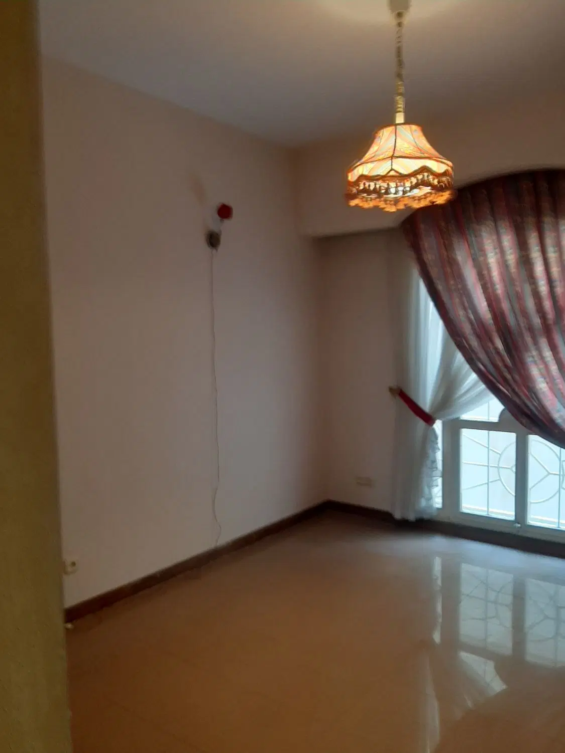 آپارتمان۱۳۰متر ۲خواب سالن بزرگ چشم انداز..