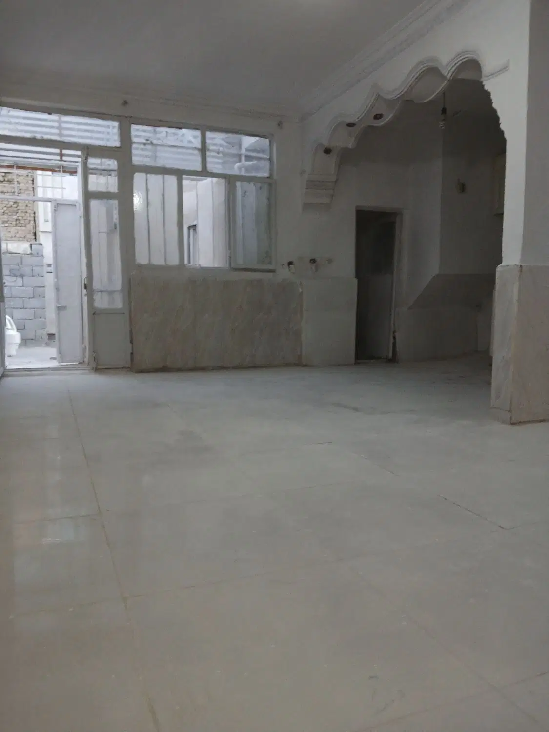 خانه ۵۰ متری هم کف راه جدا