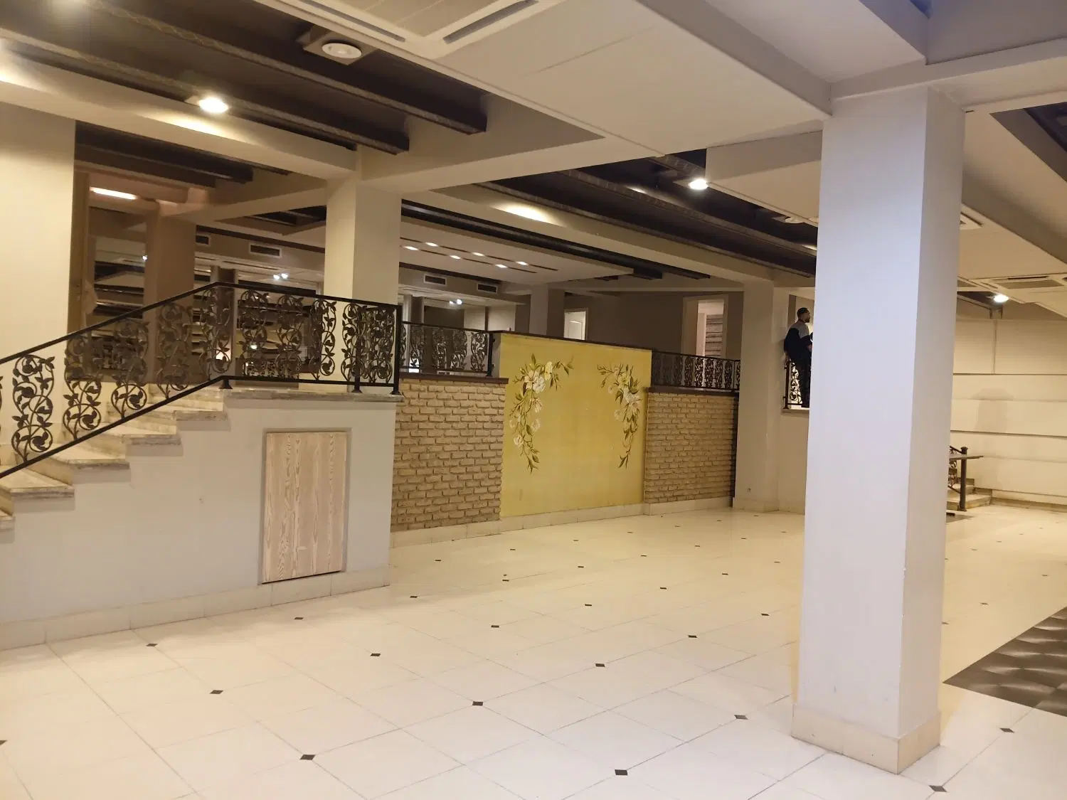 سوئیت ۱۵ متری نیاوران