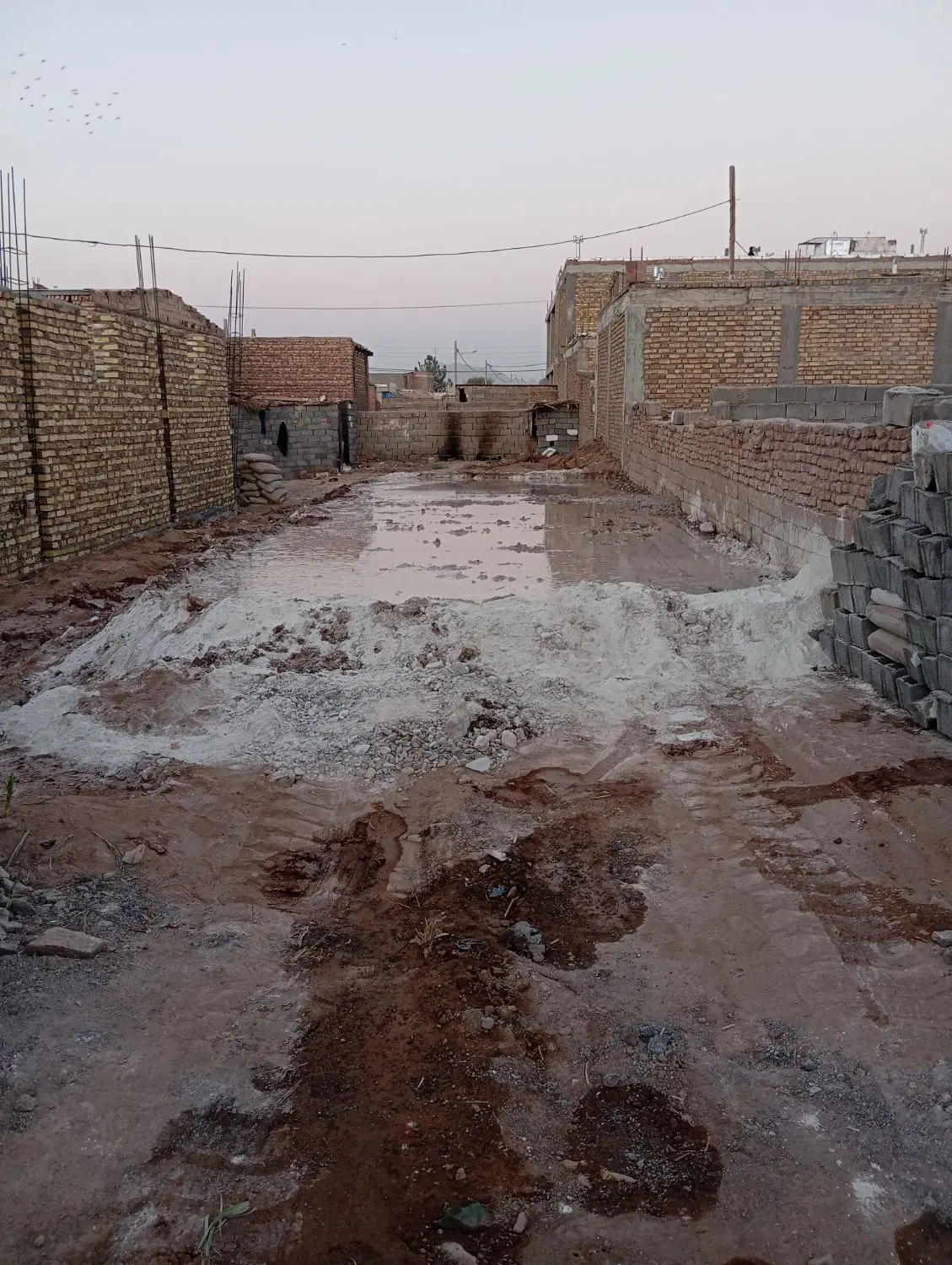 زمین الله آباد