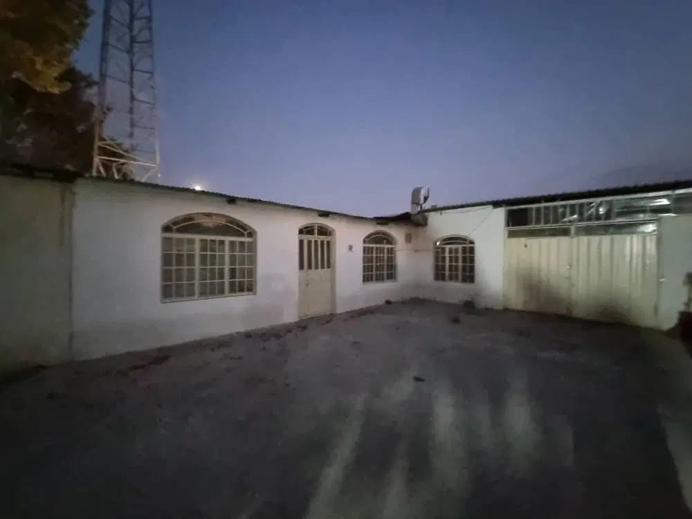 فروش سالن بهر جاده قشلاق