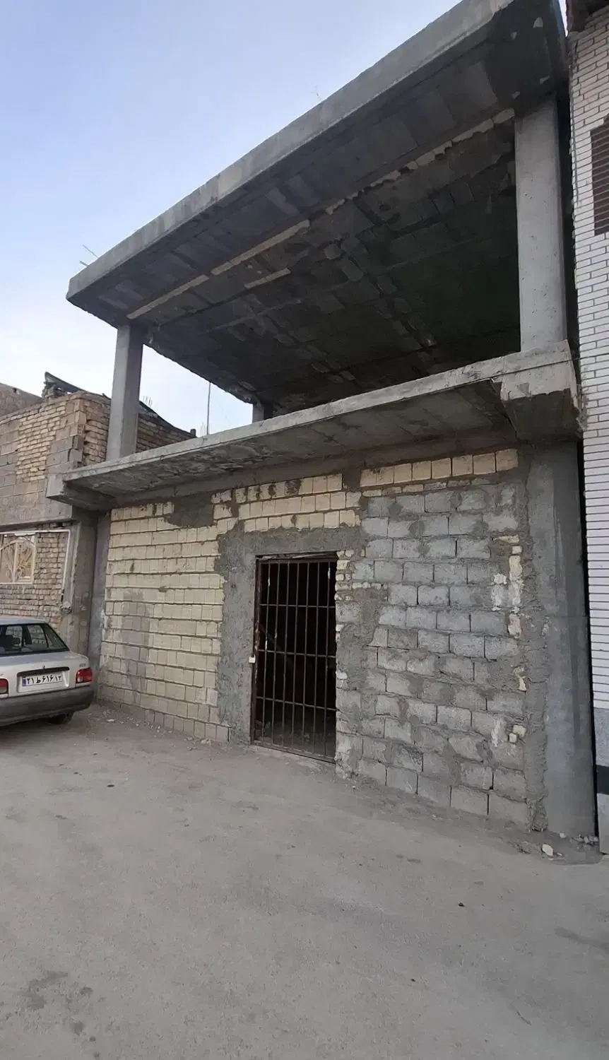 سقف و ستون با پروانه درچه