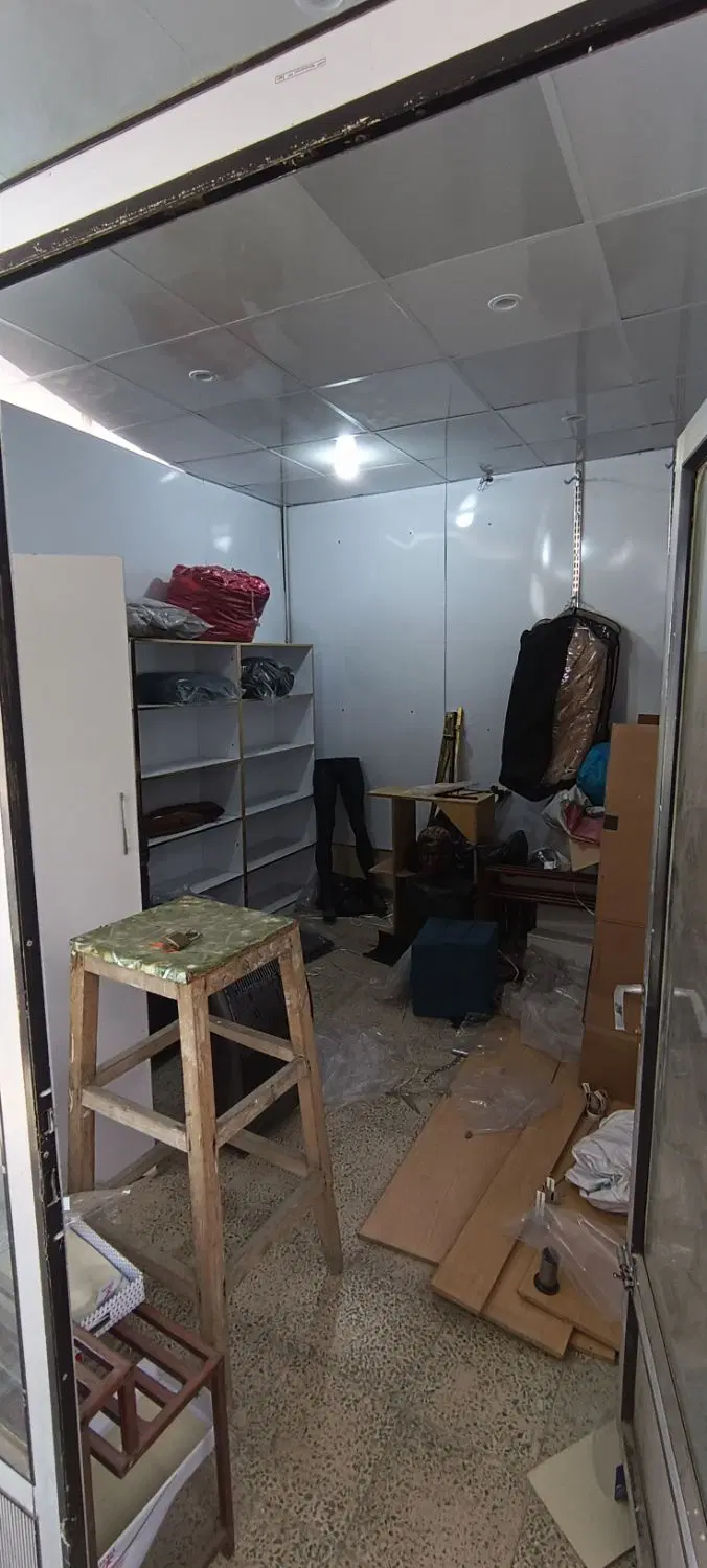 مغازه ۱۴متری طبقه بالای پاساژ صداقت