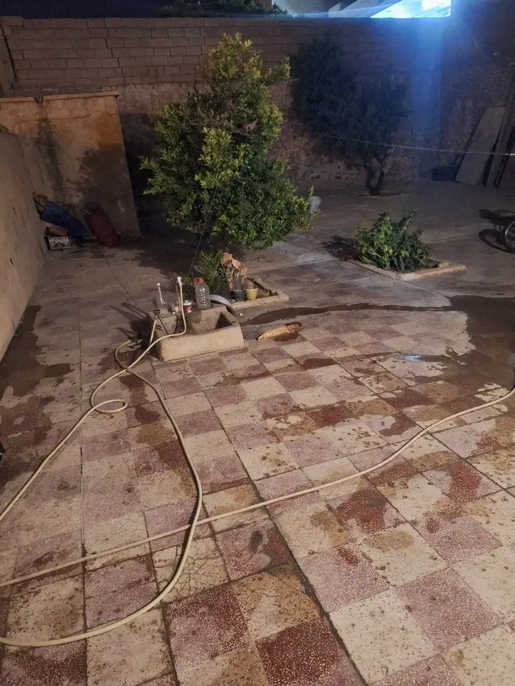 یک دستگاه خانه کلنگی بزرگ