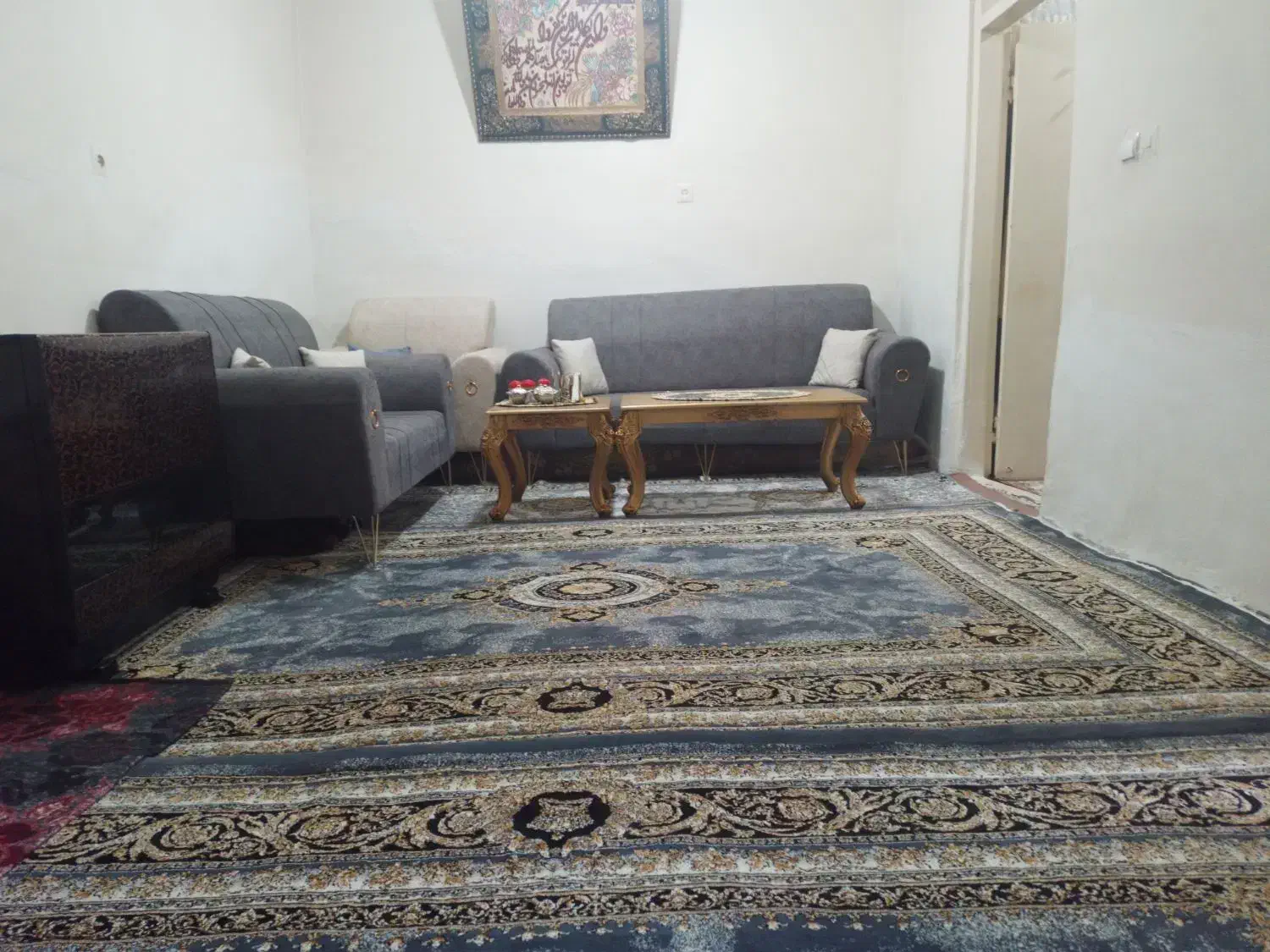 فروش  حیاط در انقلاب کوثر غربی میدان انقلاب