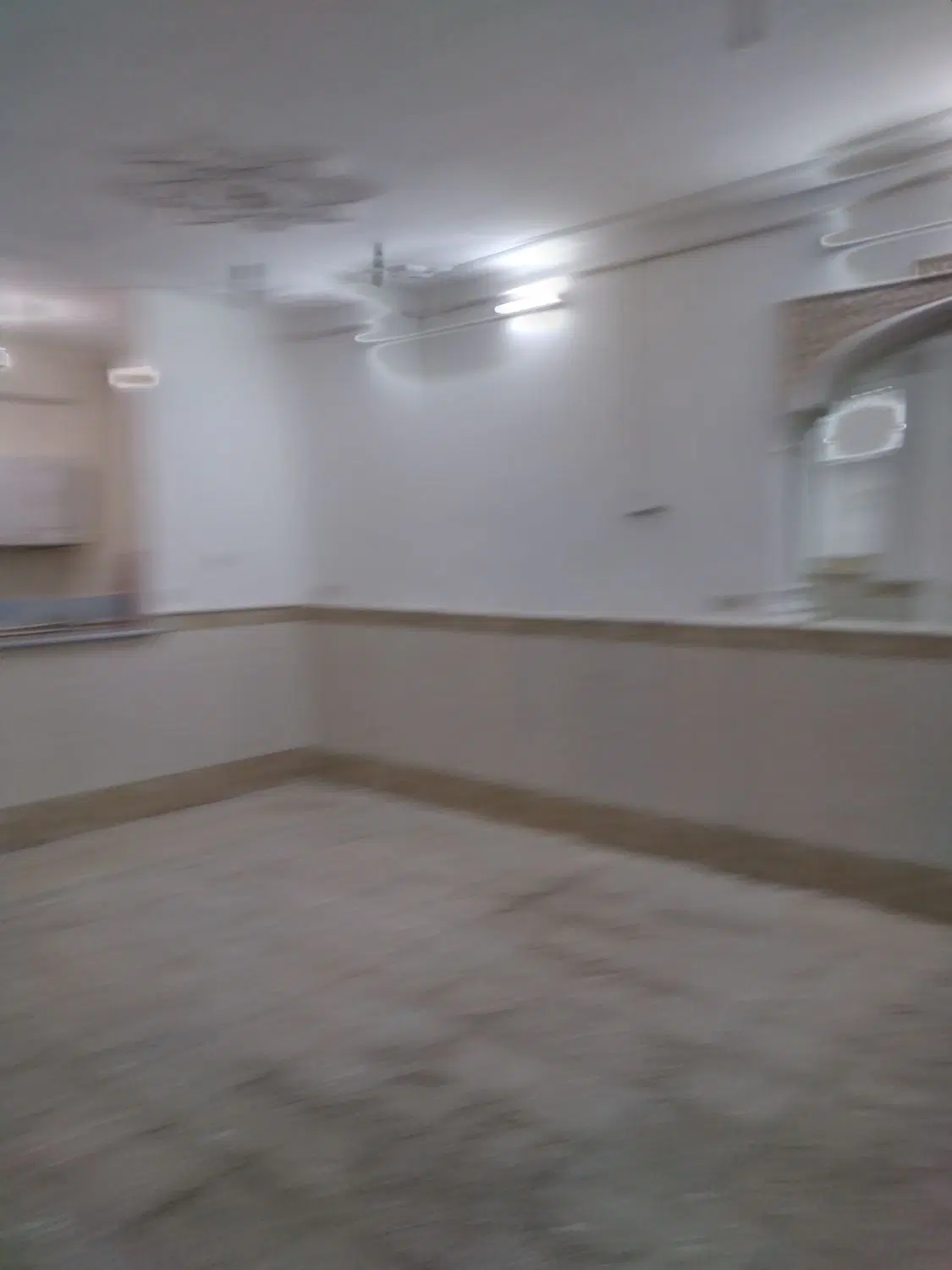 اجاره طبقه همکف حیاط دار