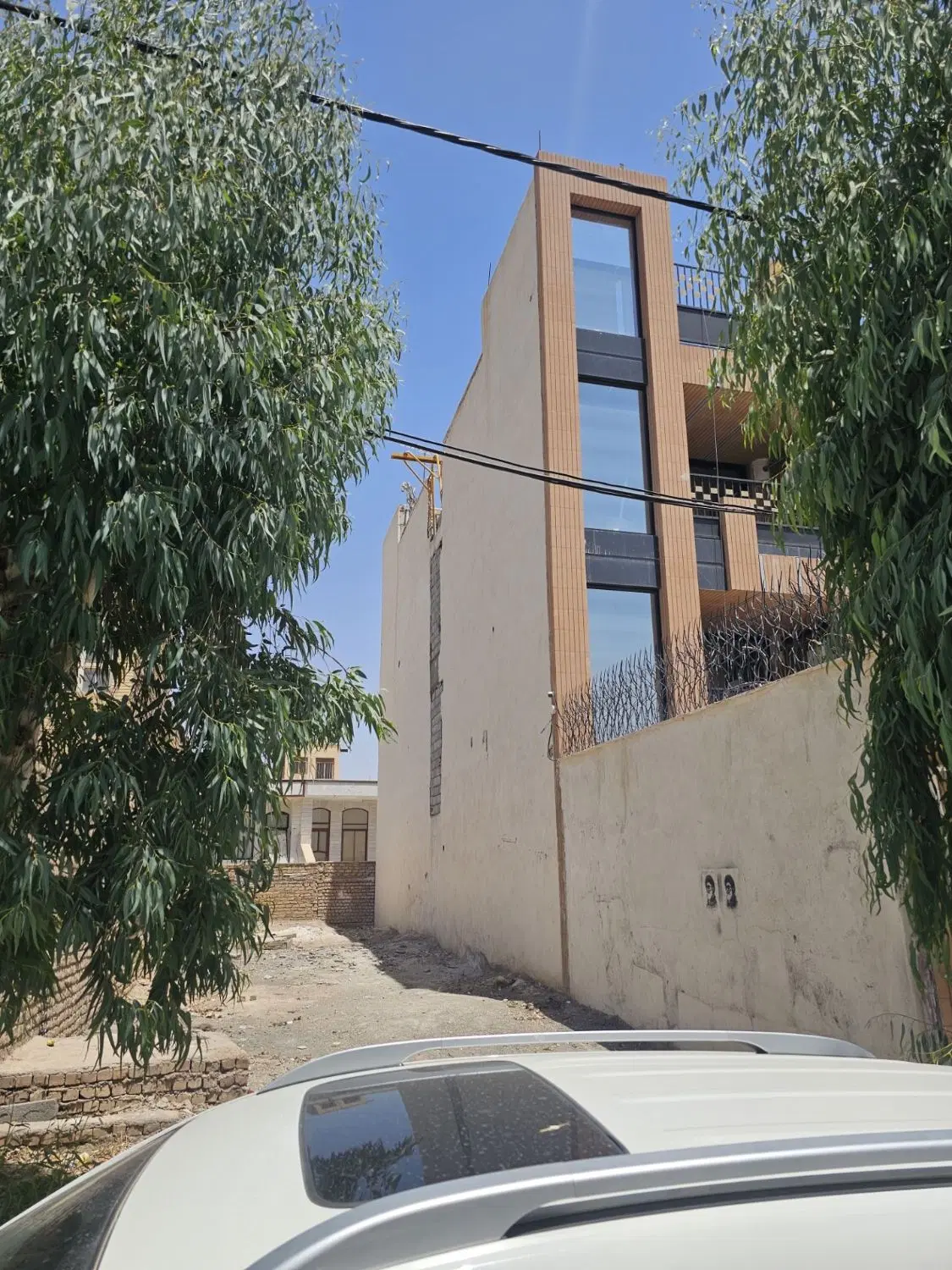 زمین ۱۵۰ متری شمالی باغ کرباسی