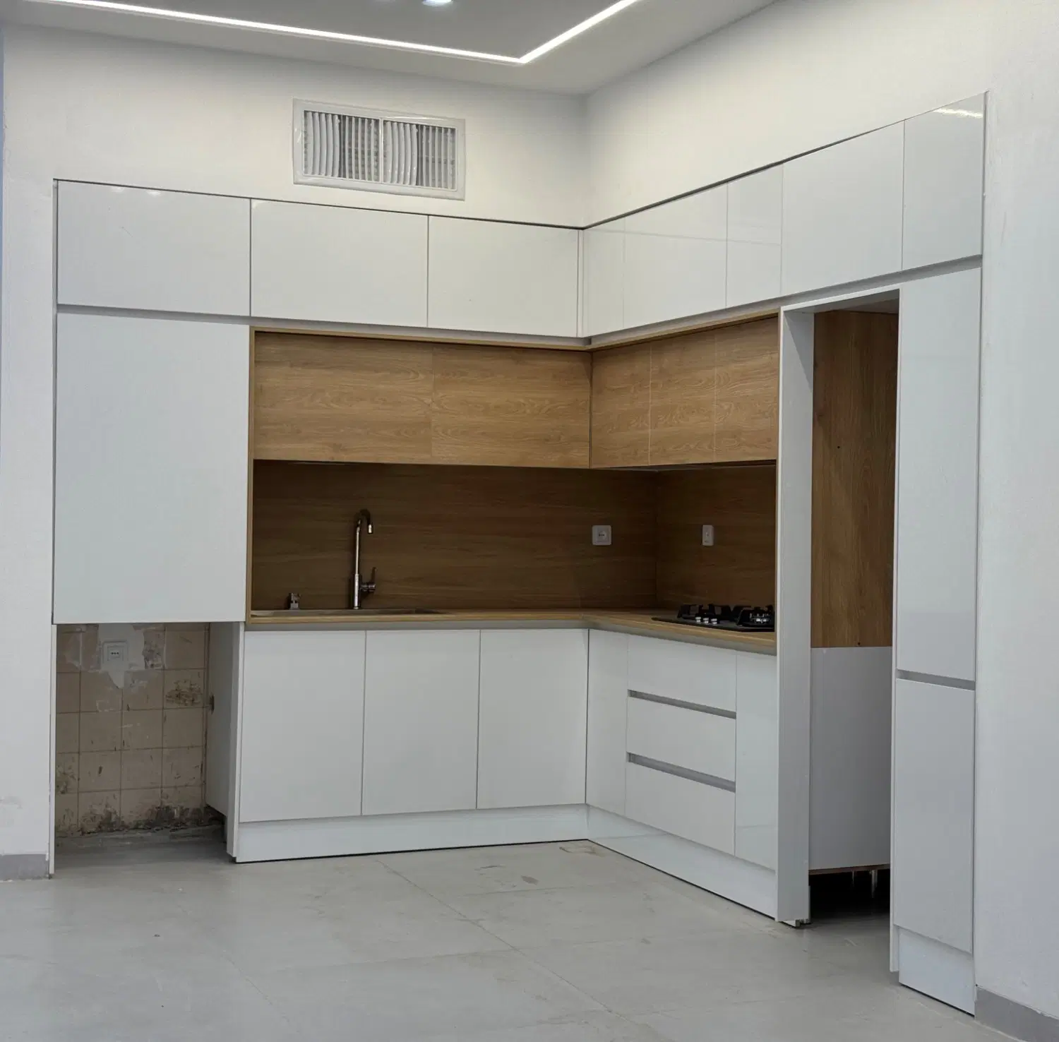 سوئیت اداری واقع در خیابان تیمسار فلاحی