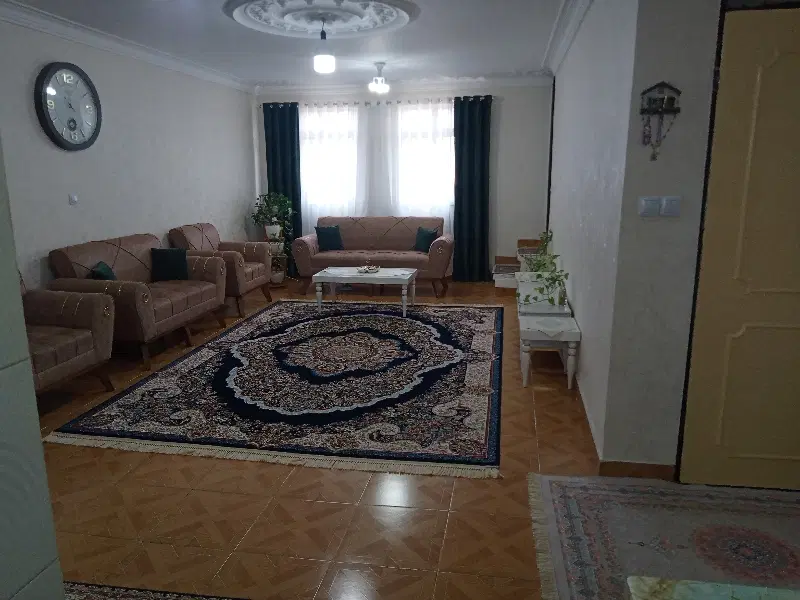 دو واحدی طبقه بالا راه جدا نزدیک هفتاد متری