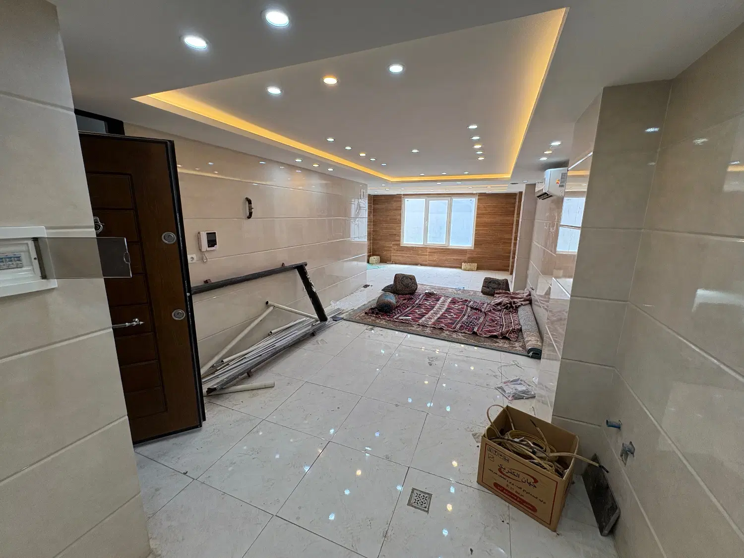اجاره طبقه بالا مغازه اداری بلوار‌ جوان