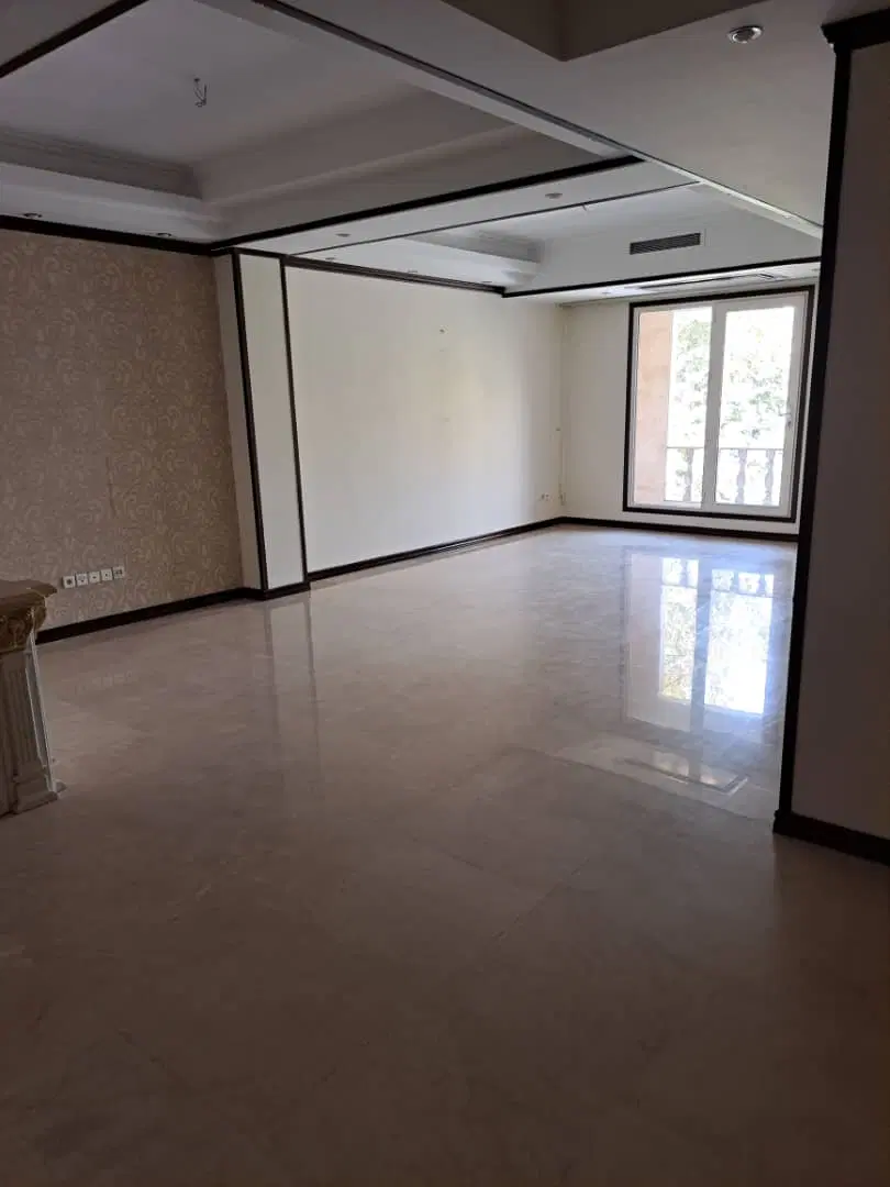 مغازه ۲۸مترملک سرقفلی همکف پاساژ امین (ابن بابویه)