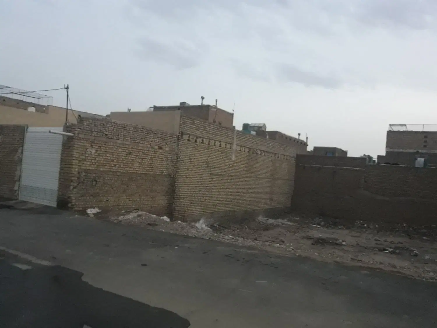 زمین پشت مسجد علی بن ابی طالب