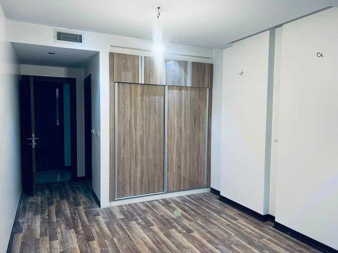 باغ فردوس ۱۳۰ متری سه خواب