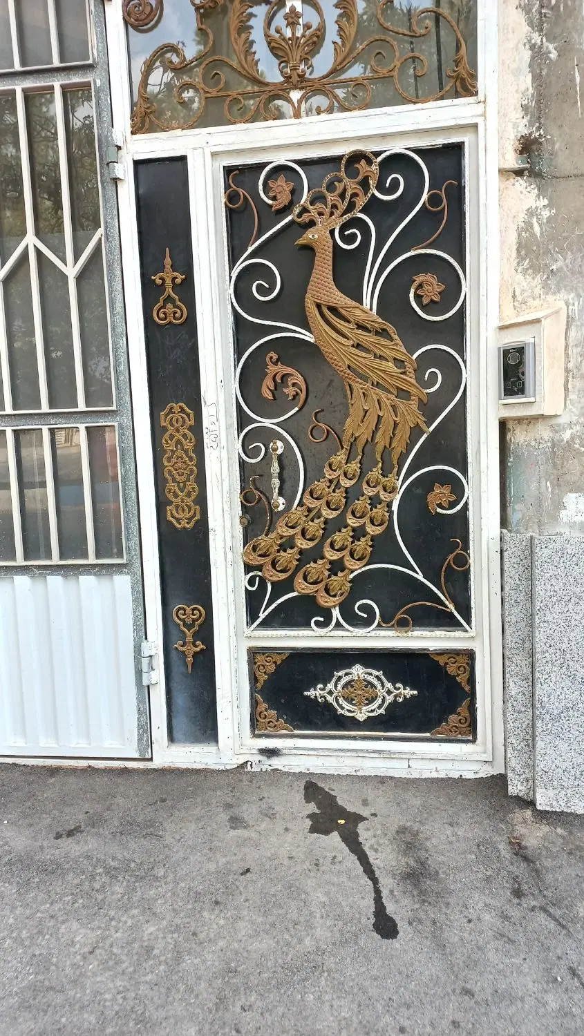 حیاط یا اپارتمان
