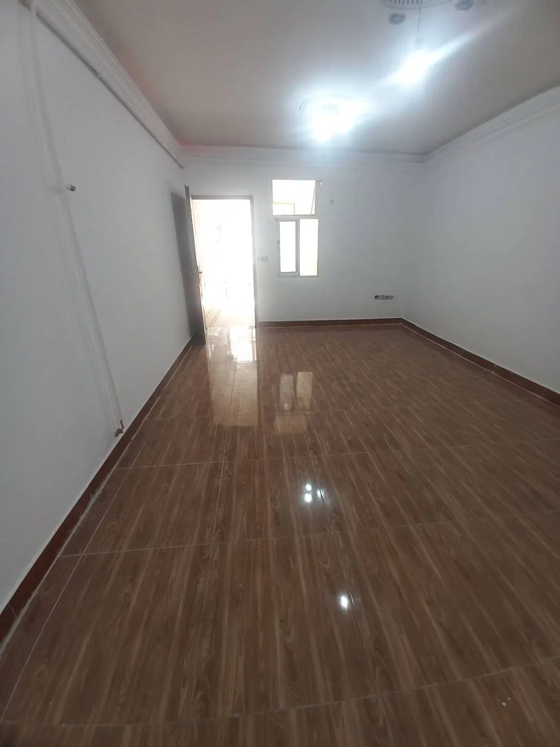 یخسازی حمیدیان پارک دانشجو ۸۰متری با پارکینگ