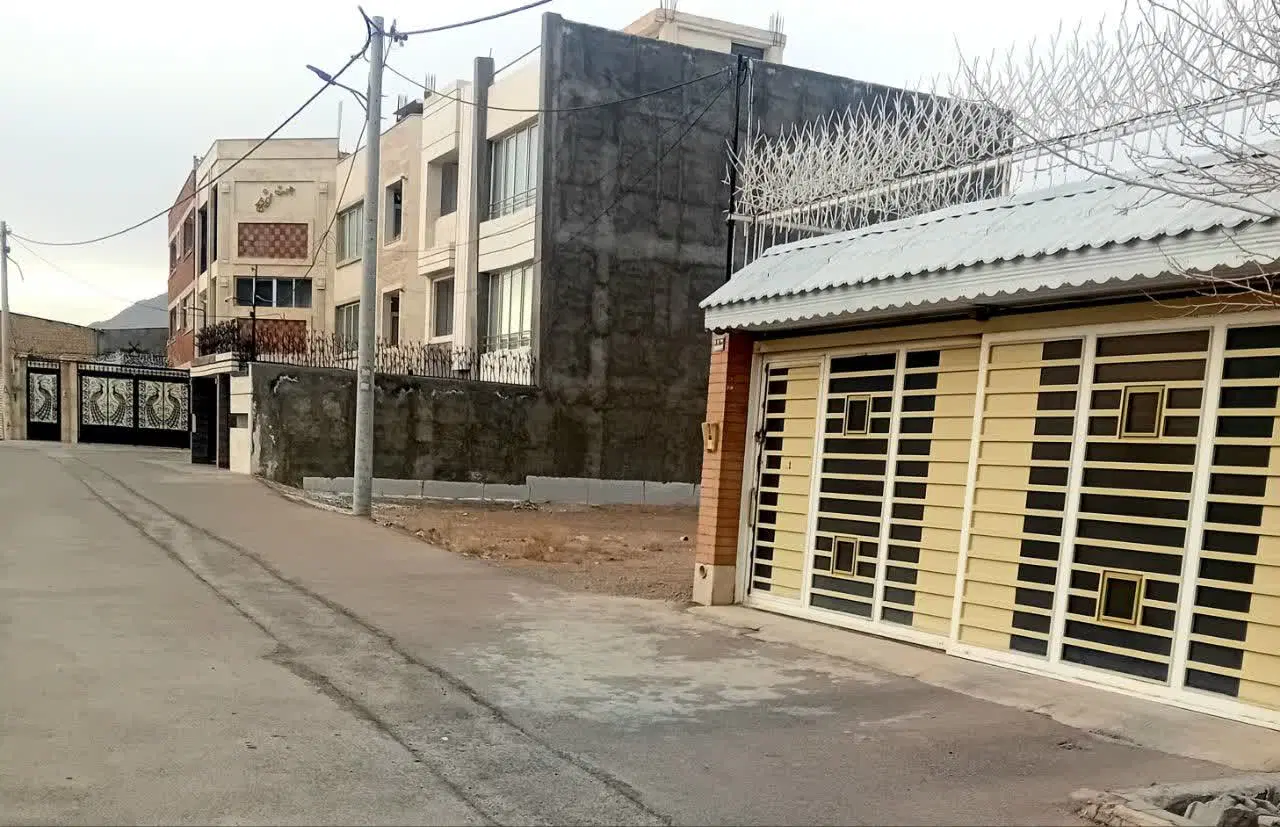 ۲۰۰مترزمین مسکونی باپروانه دربهترین منطقه راه حق
