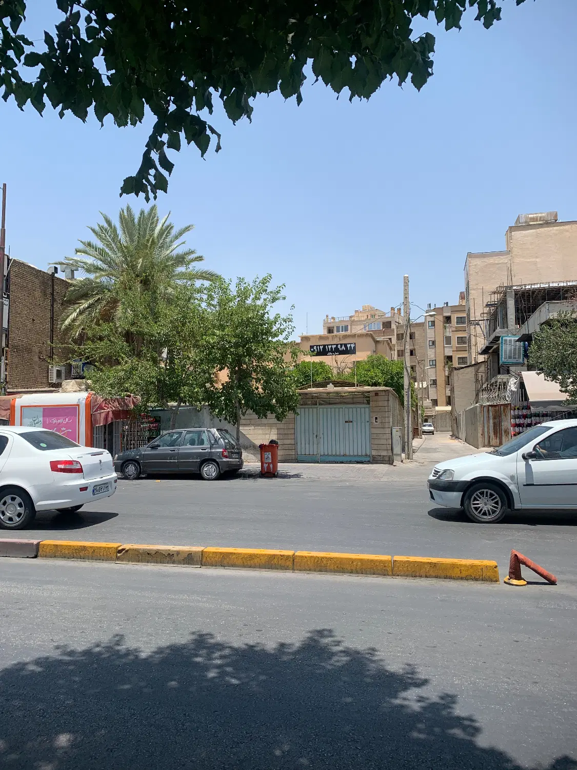 منزلی ۹۰ متری در سینما سعدی
