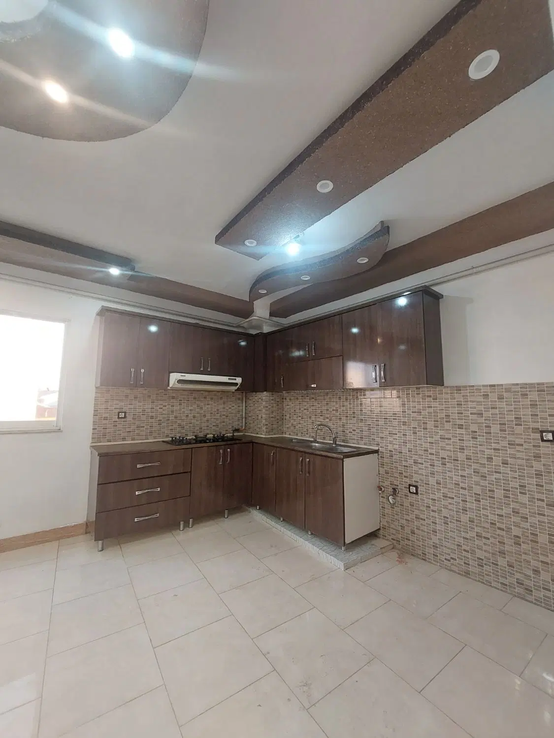 آپارتمان دو خواب با آسانسور فاقد پارکینگ خ فلسطین