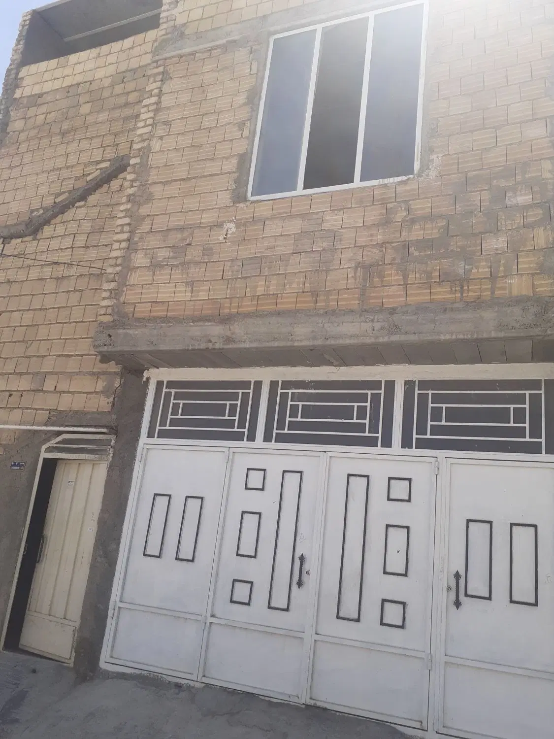 منزل ۱۴۰ متری جنوبی دوطبقه در جلال اباد