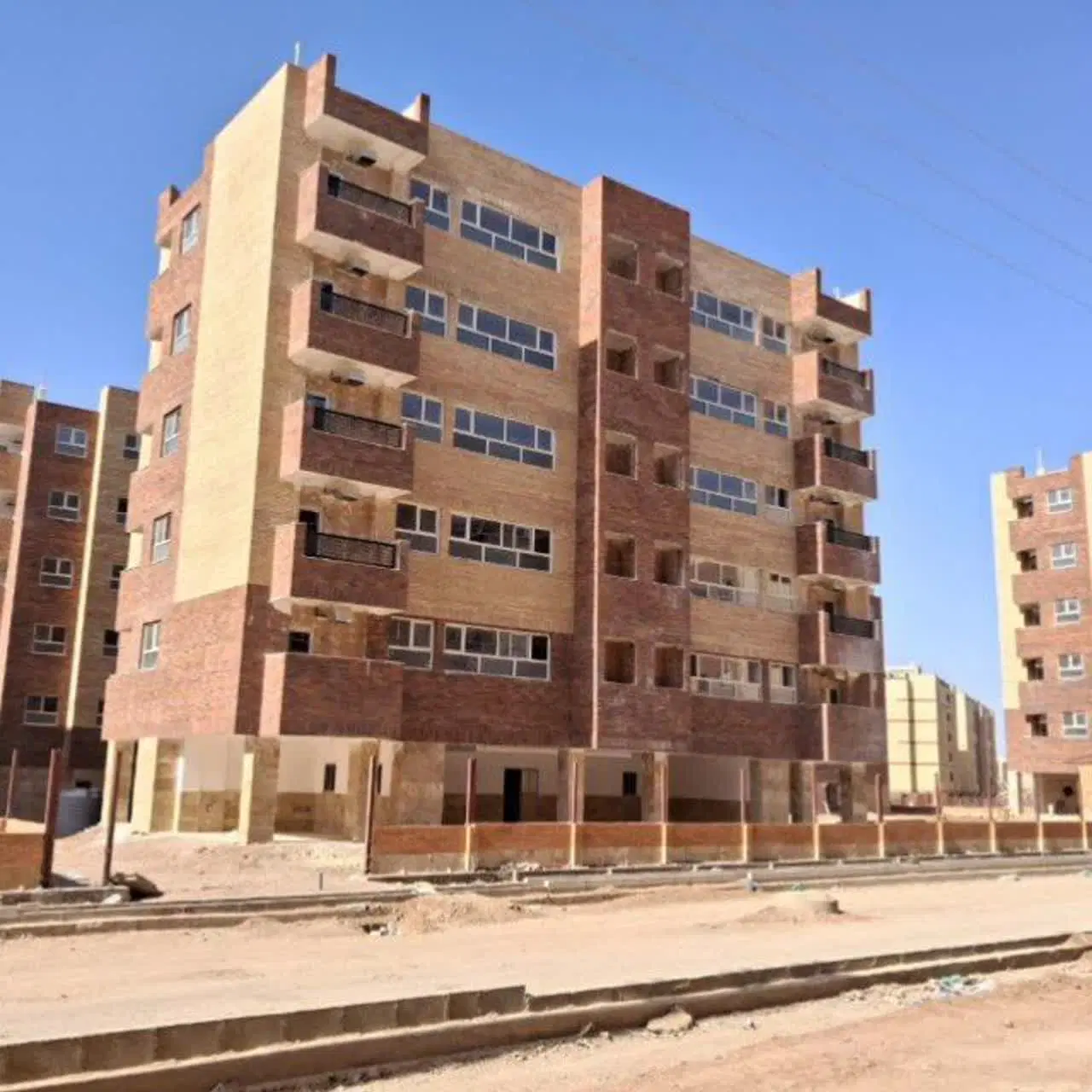 آپارتمان کلید نخورده ۵۶۰ هکتاری