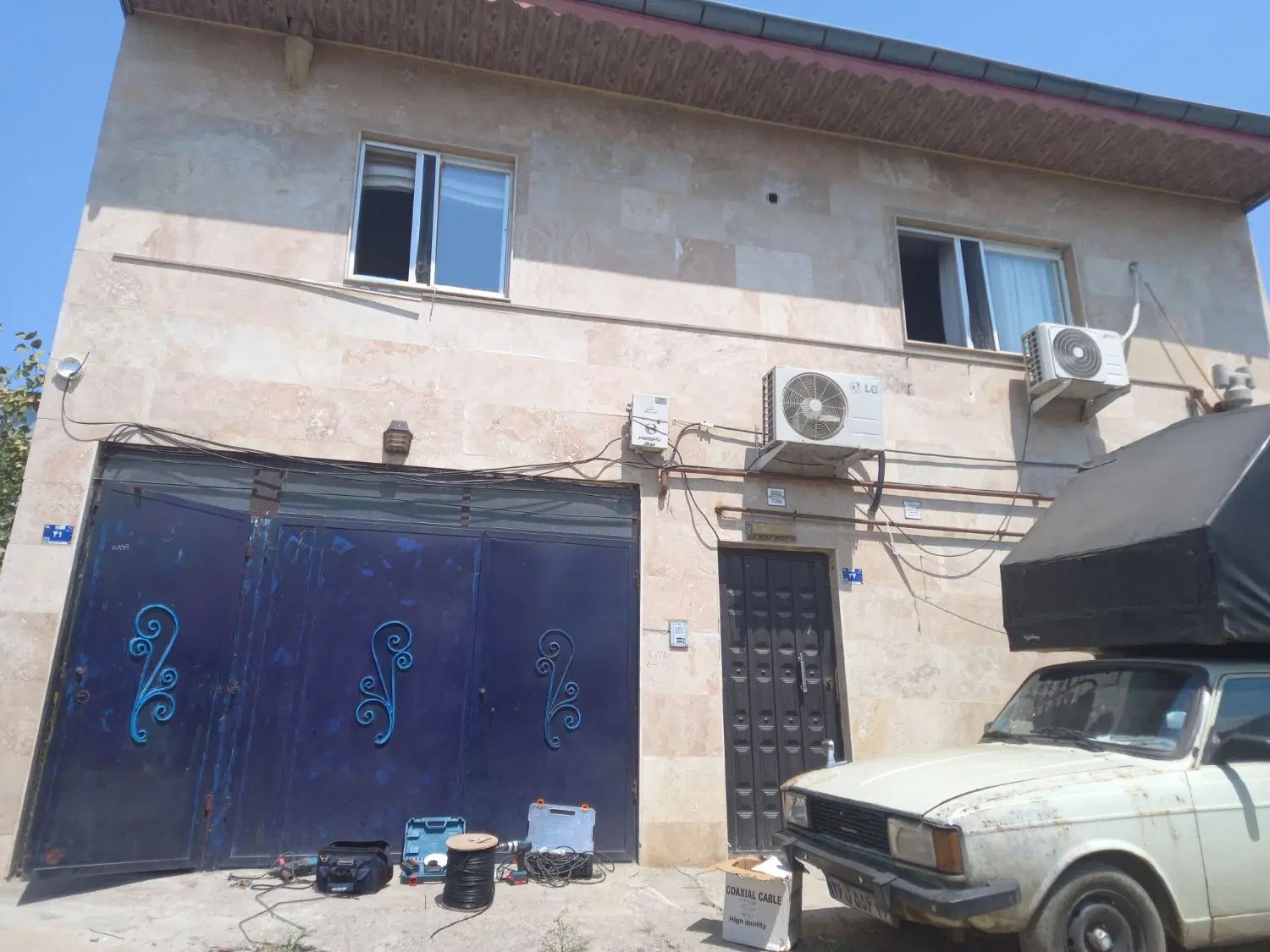 خانه واحد بالا بفروش میرسد