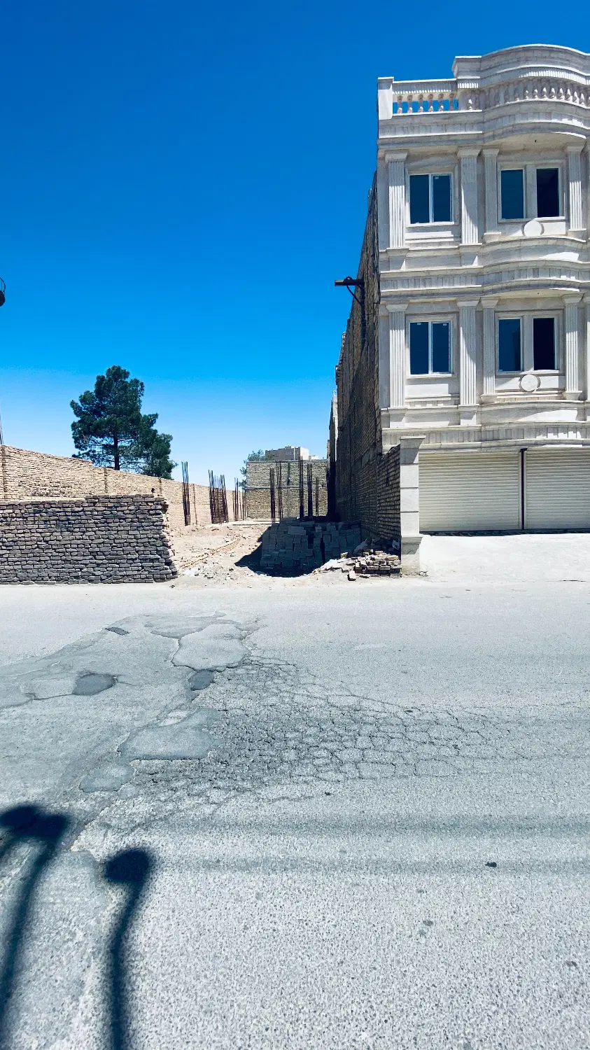 زمین جنوبی کوچه یاسمن