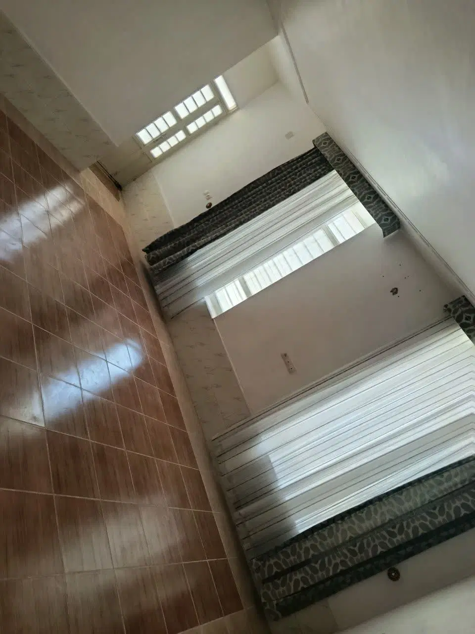 منزل مسکونی سروستان