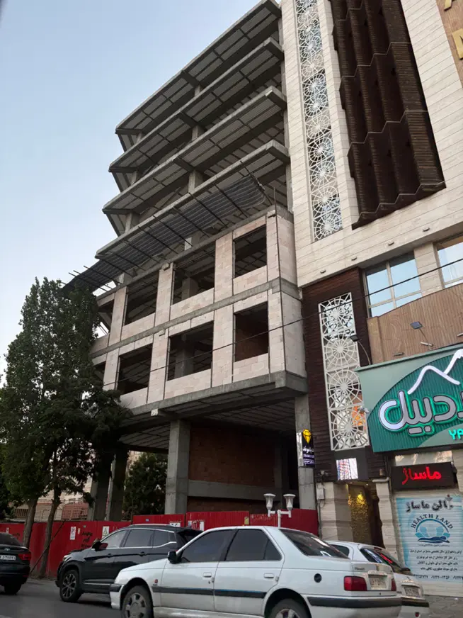 فروش واحد خدماتی ما بین میدان ورزش و پانزده خرداد