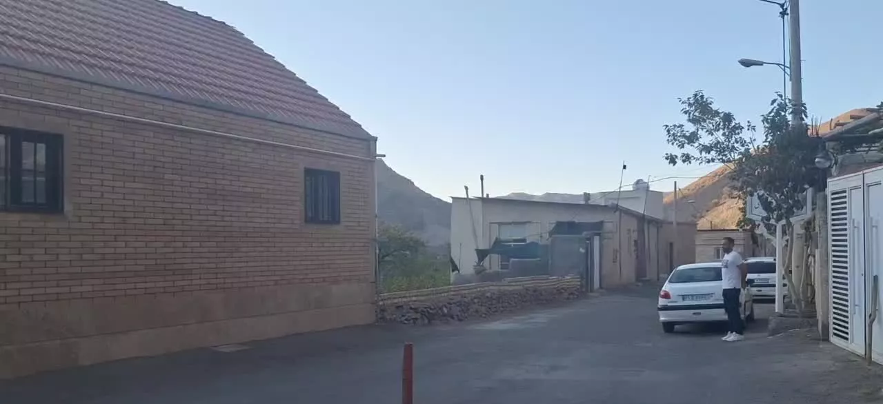 زمین با سند تک برگ در قمصر کاشان