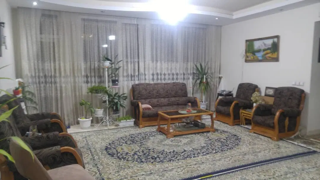آپارتمان ۱۴۰متری_سه خواب،باغستان غربی