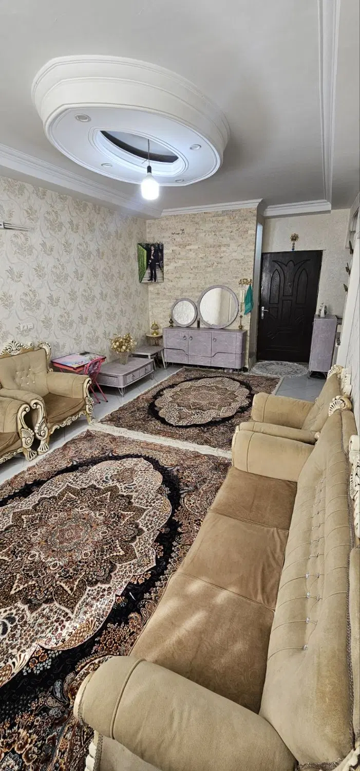 واحد ۶۰ متری فردوسیه شهریار