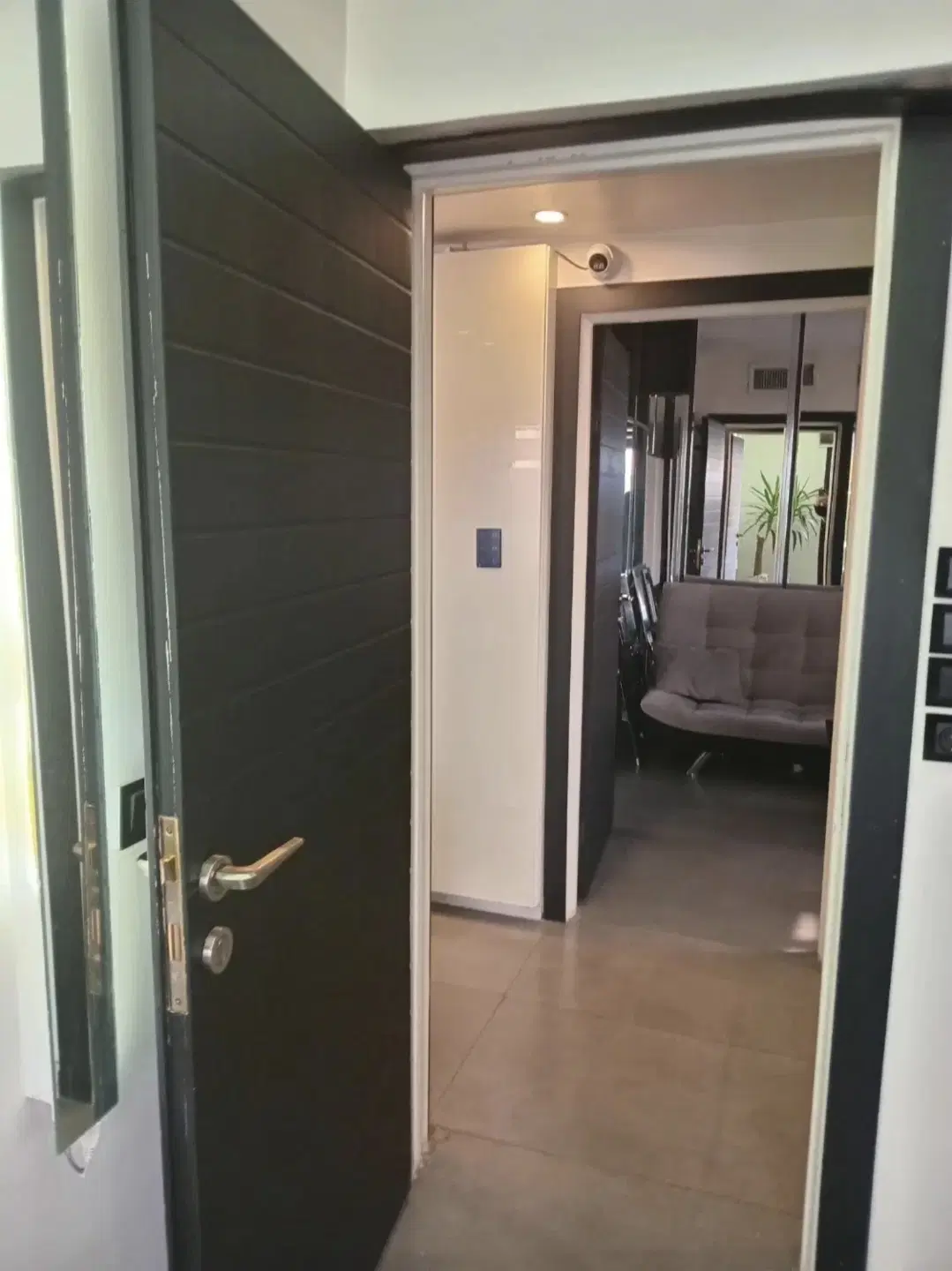 سعادت آبادپاکنژاد ابتدای دریاواحد95متری اداری