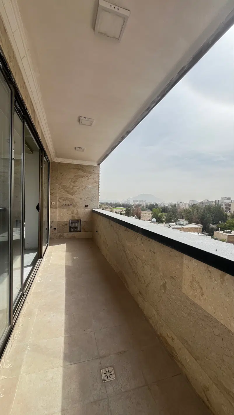 زمین ۱۷۵ متری با پروانه ابتدای خیابان قدس عرض ۱۰