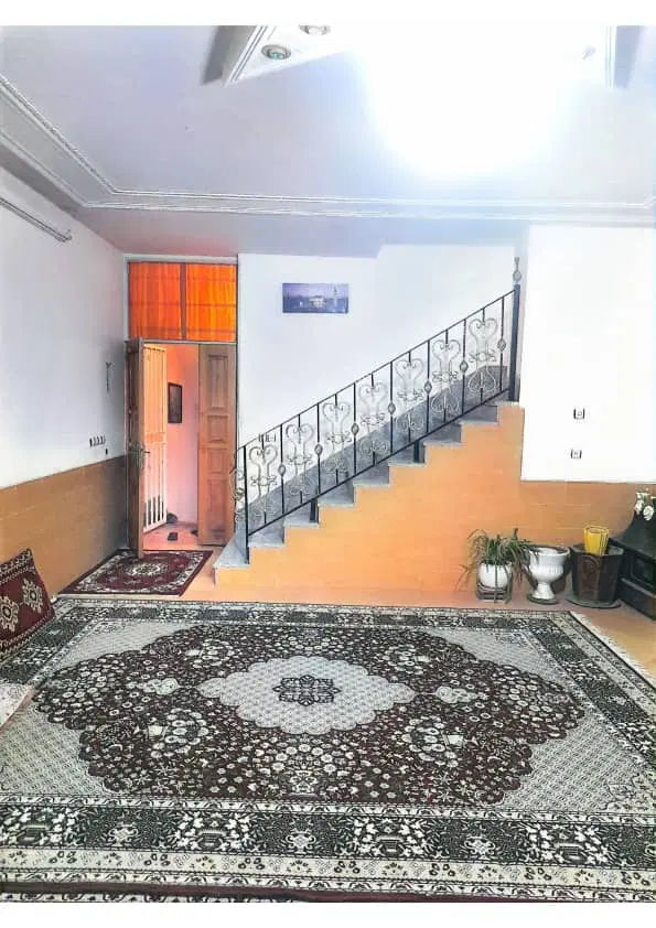 خانه طبقه دوم و سه خوابه