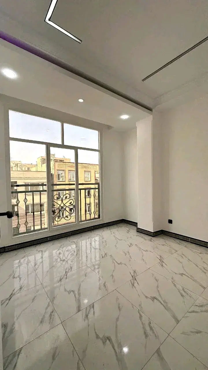 ۸۰متر_دوخواب_فول_تراورتن_پارکینگ سندی