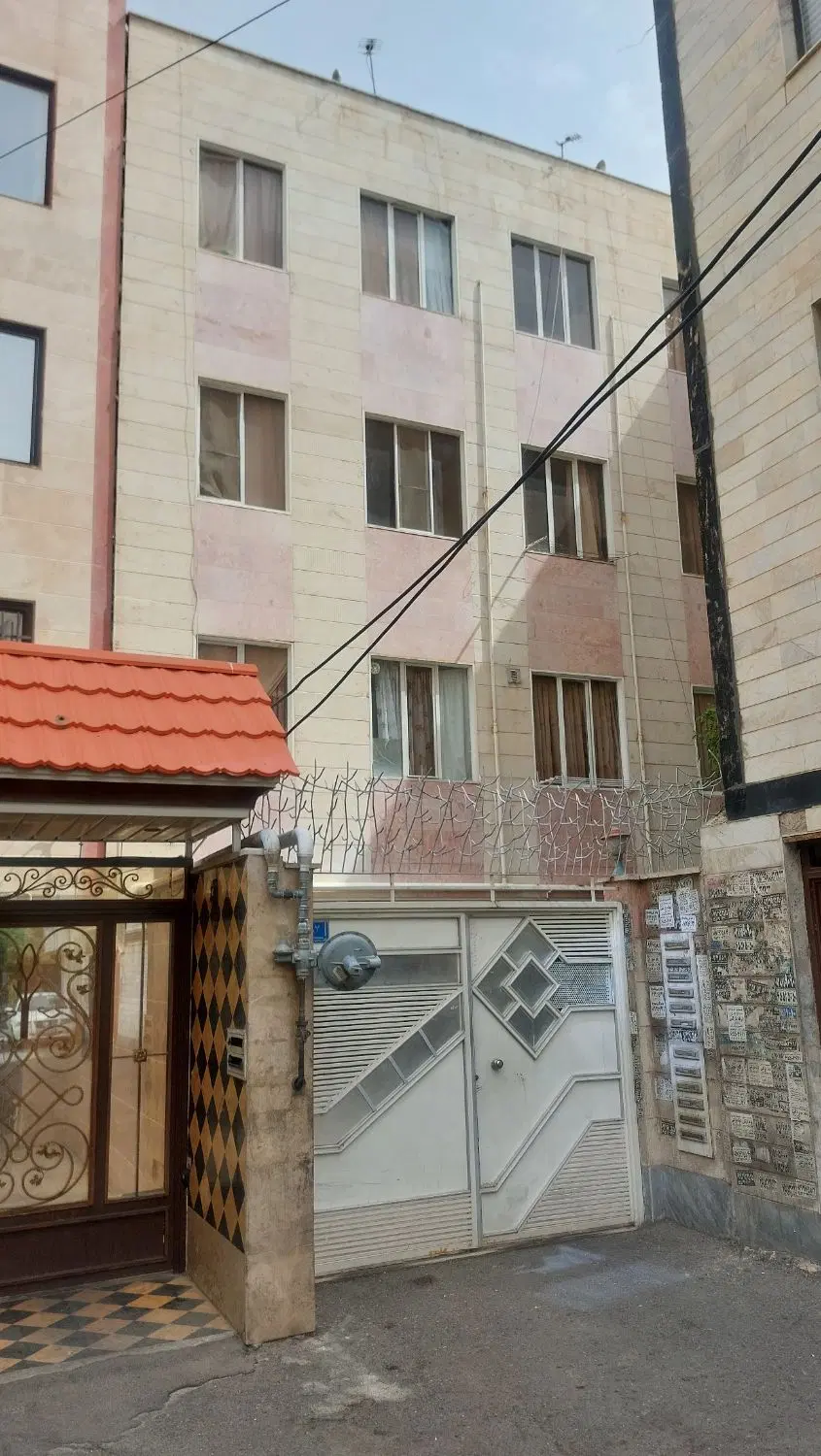 ۵۵ متر پارکینگ دار