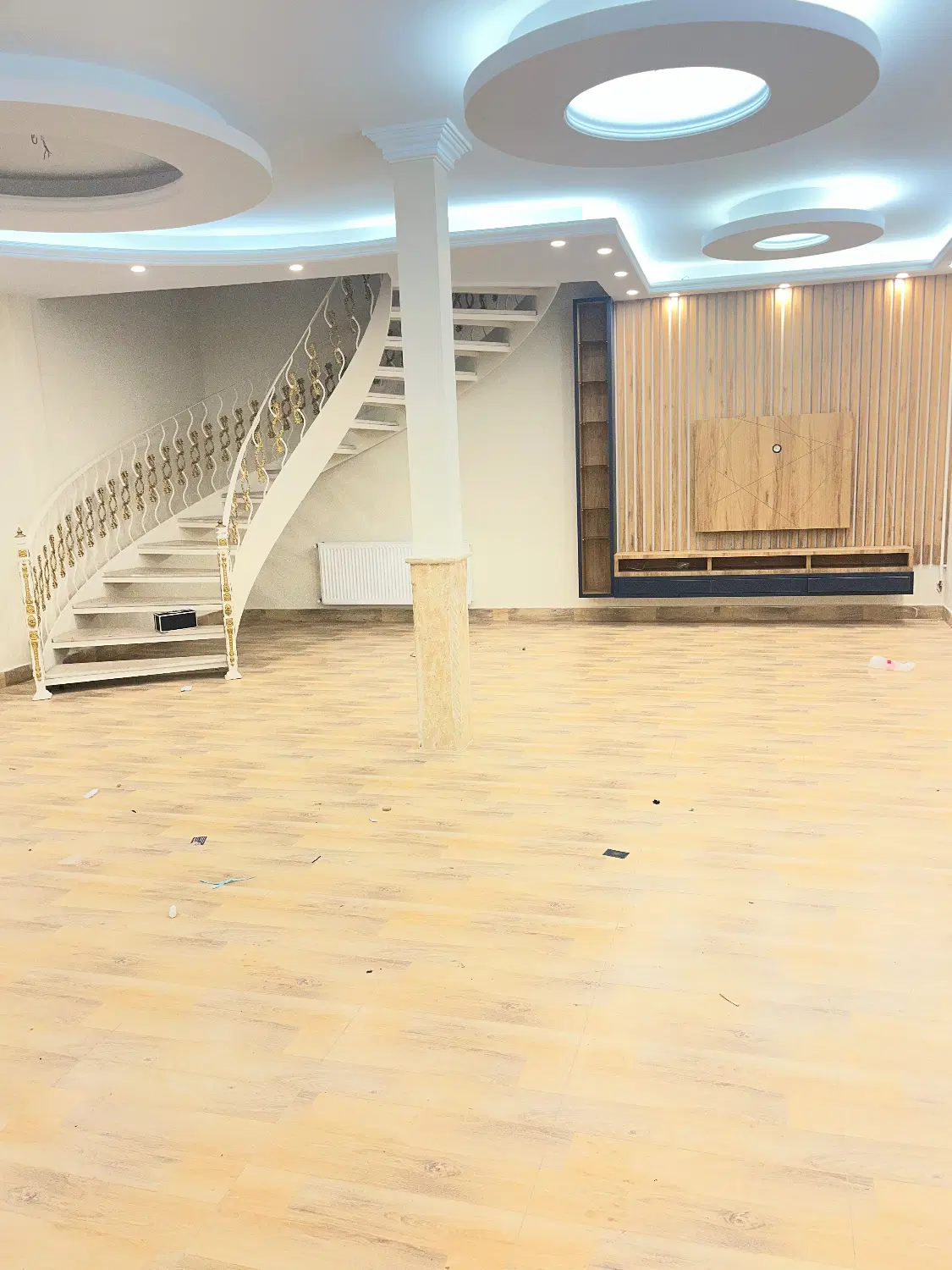 حیاط ۲طبقه نو ساز