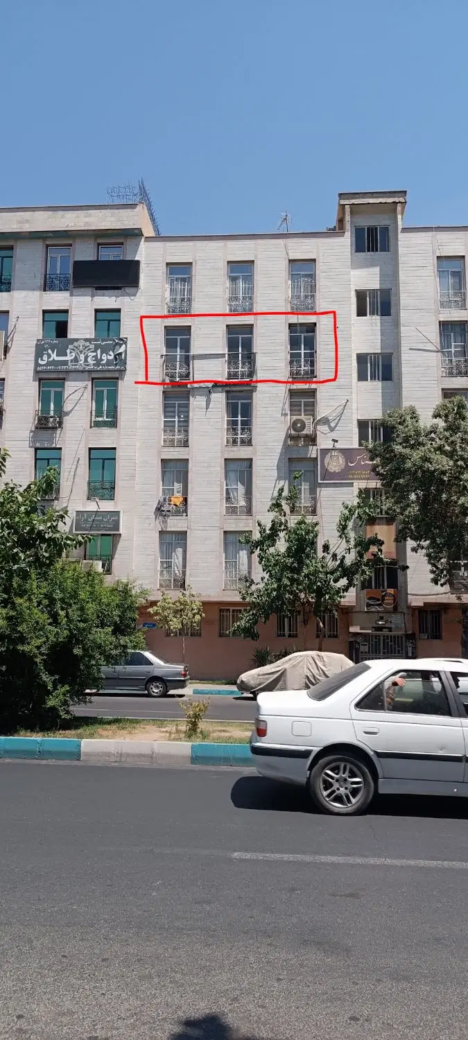 ۷۳ متر دو خواب ط ۴ با آسانسور