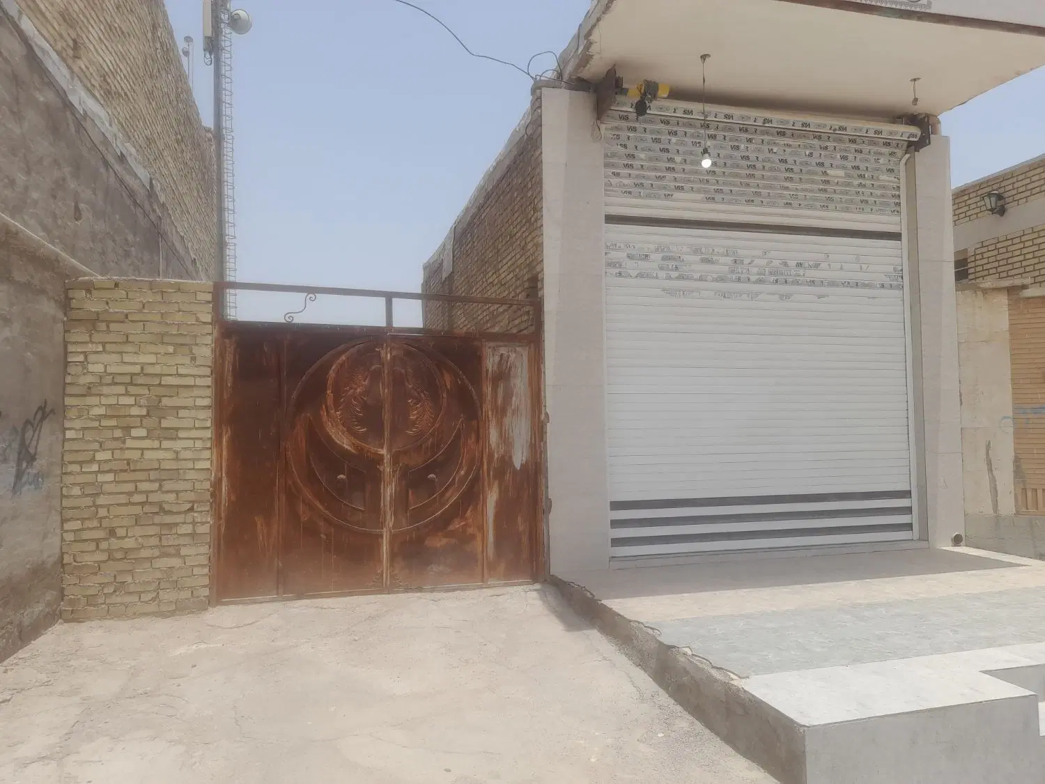 خانه ویلای به همراه مغازه