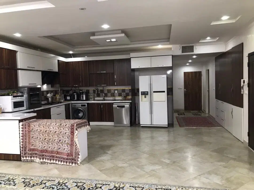 عمارت سه طبقه لوکس در سیدالشهدا