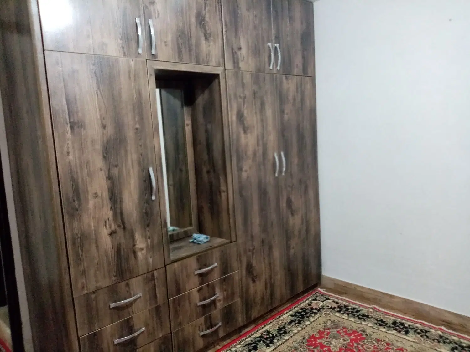 یک واحد 60متری بهمراه مغازه