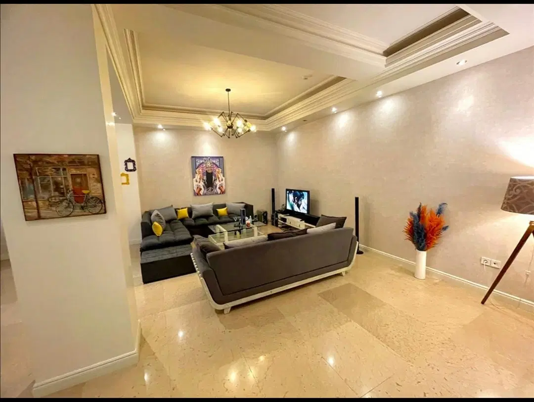 ویلایی حیاط اختصاصی نوساز صدرا فاز یک.