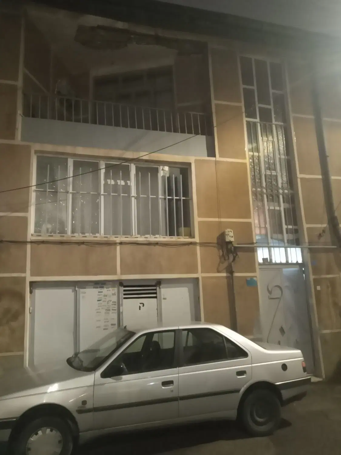 فروش خانه مسکونی در وسط شهر