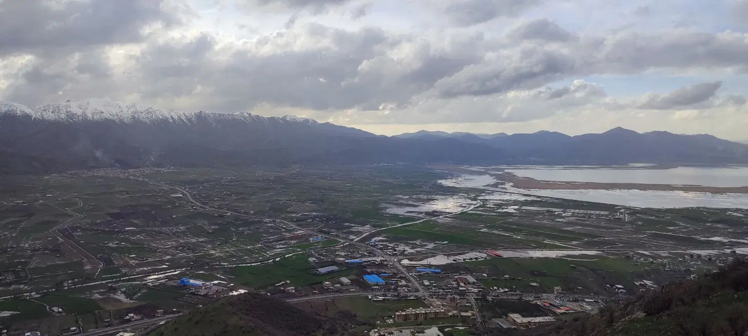 زمین مسکونی ۶۰ متر به بالا  اسینم