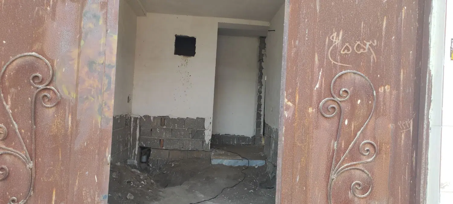 آپارتمان نوساز نیمه کاره