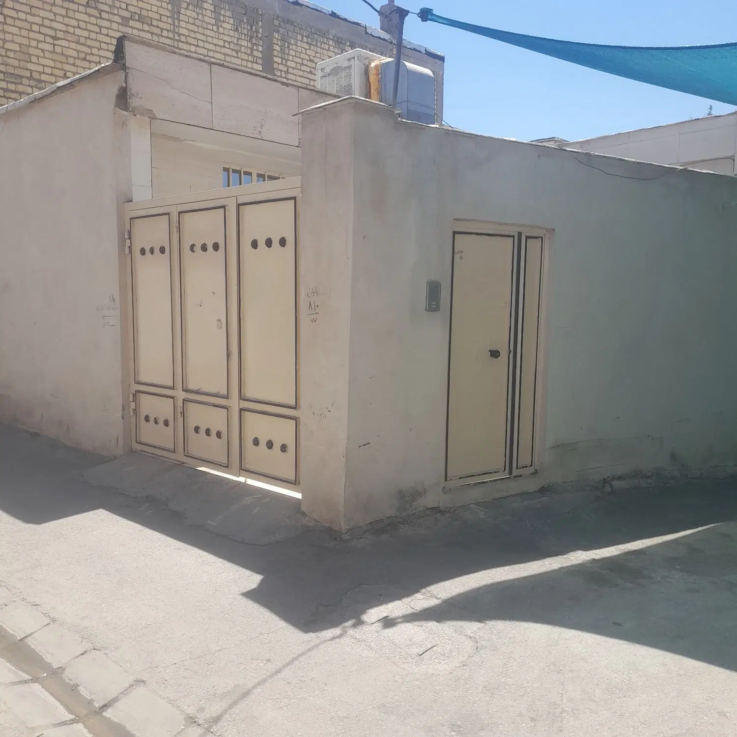 منزل یک خوابه دربست ماشین رو