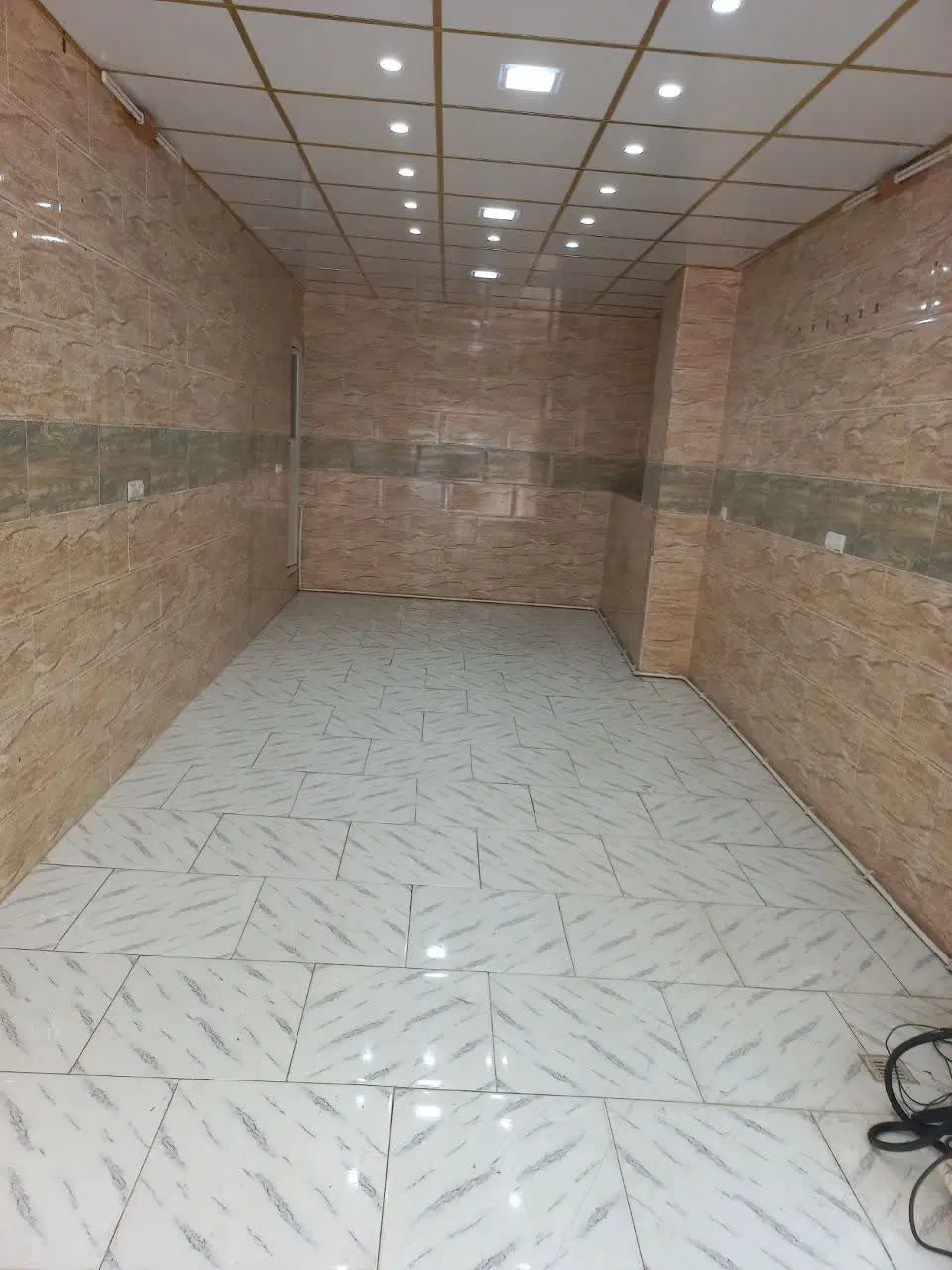 مغازه تجاری دار