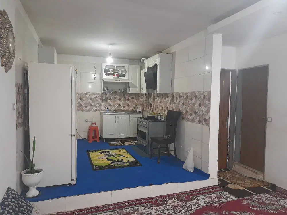 قشلاق خیابان مطهری 72 متر همکف