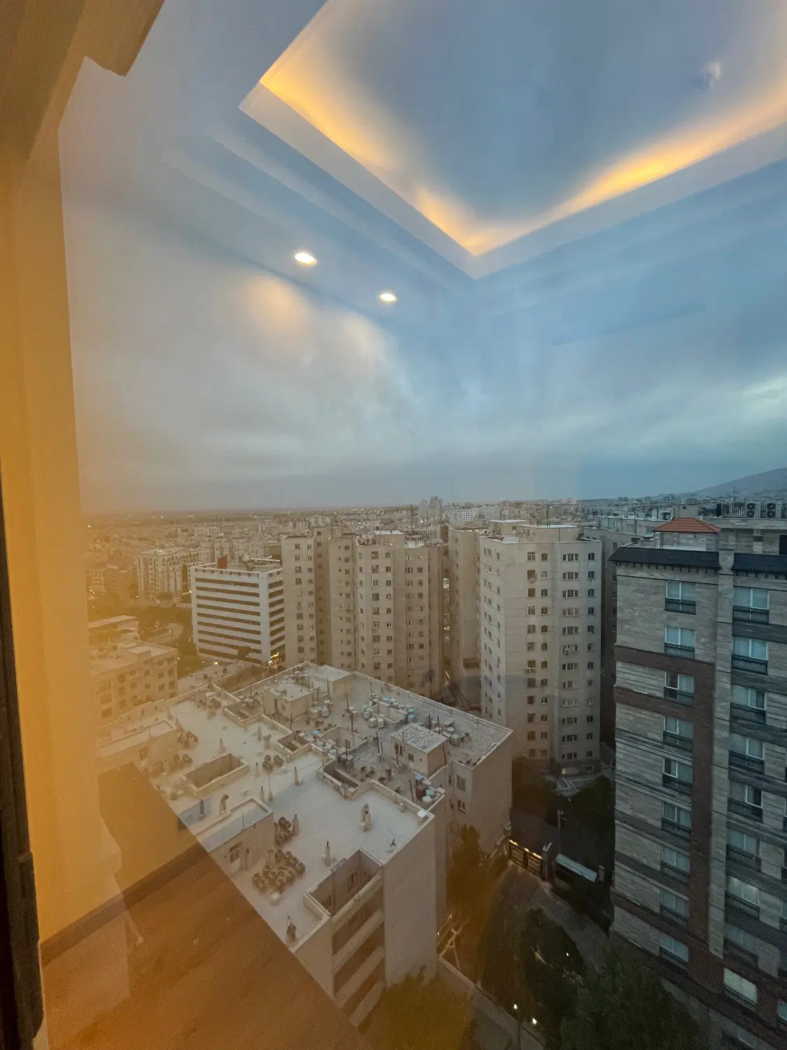 ۱۰۰ متر بی نظیر با دسترسی به مترو و BRT
