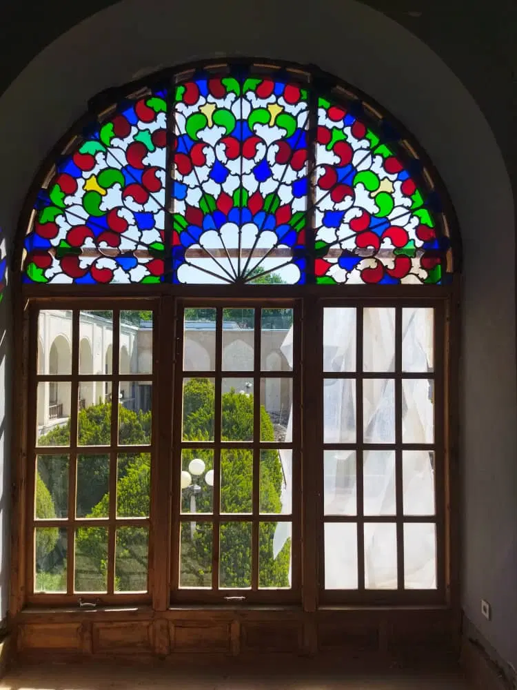 آپارتمان چهارباغ پایین نزدیک بازار